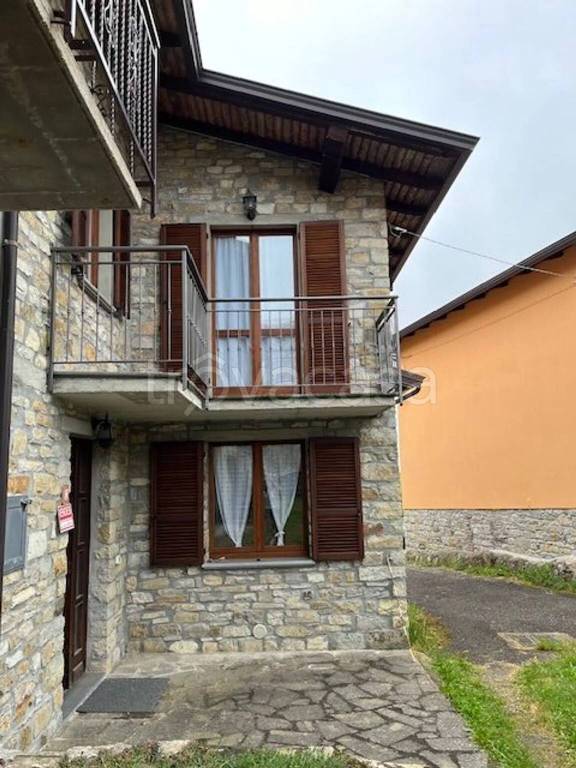 casa indipendente in vendita a Ferriere