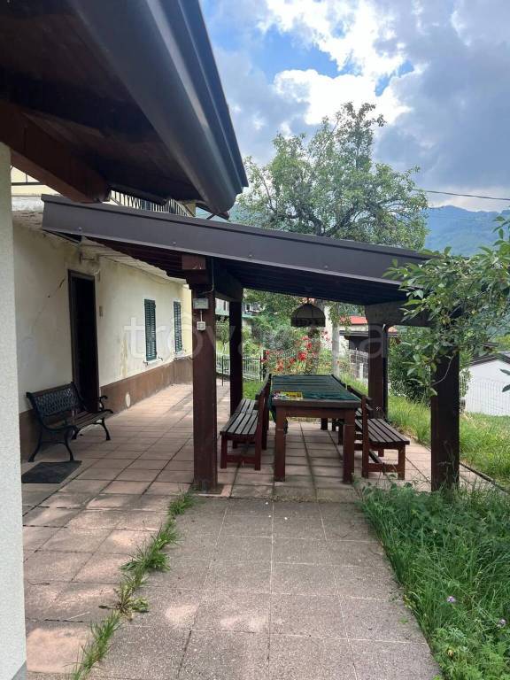 casa indipendente in vendita a Ferriere in zona Pertuso