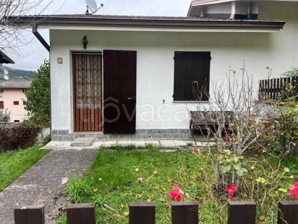casa indipendente in vendita a Ferriere