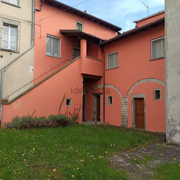 casa semindipendente in vendita a Ferriere