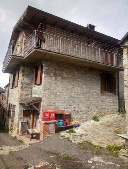 casa indipendente in vendita a Ferriere