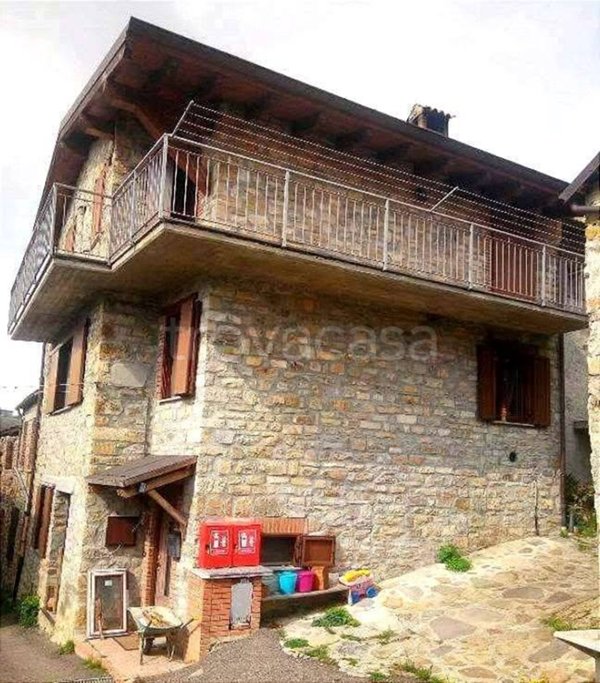 casa indipendente in vendita a Ferriere