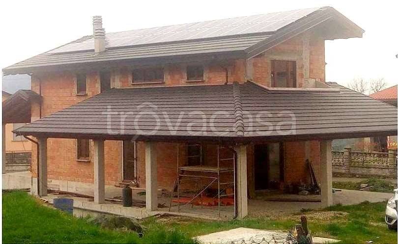 casa indipendente in vendita a Ferriere