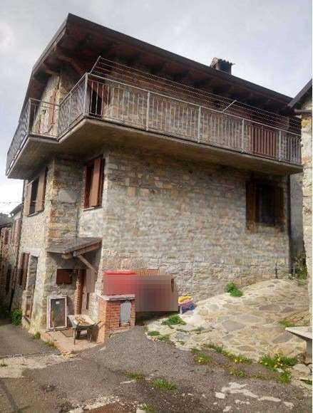 casa indipendente in vendita a Ferriere