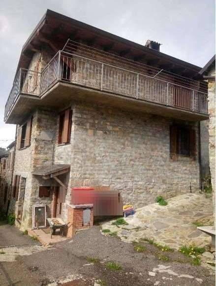 casa indipendente in vendita a Ferriere