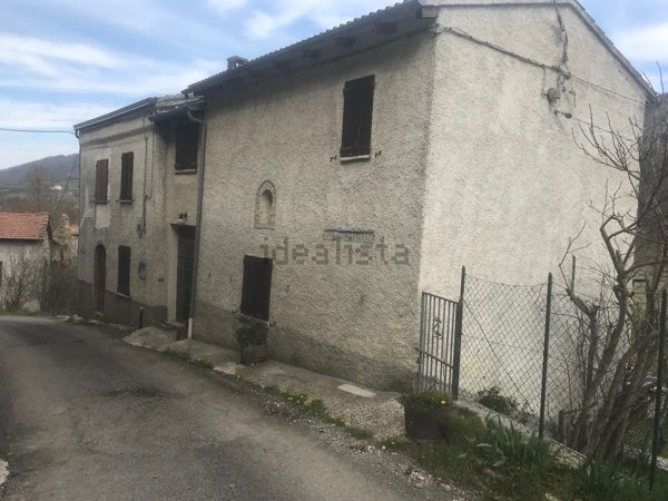 quadrivano in vendita a Ferriere