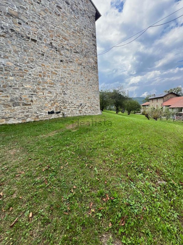 casa indipendente in vendita a Ferriere in zona Cassimoreno