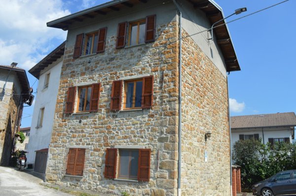 casa indipendente in vendita a Ferriere