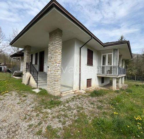 casa indipendente in vendita a Ferriere