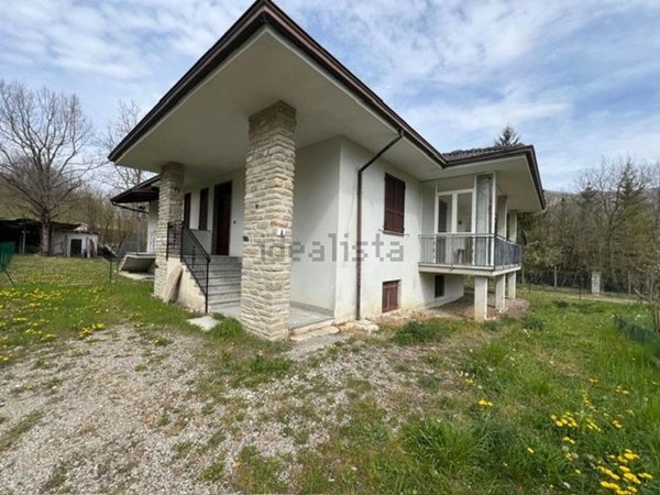 casa indipendente in vendita a Ferriere in zona Crocelobbia