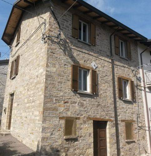 casa indipendente in vendita a Ferriere