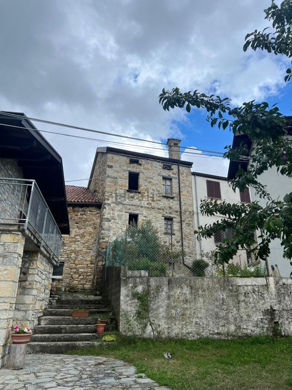 quadrivano in vendita a Ferriere in zona Solaro