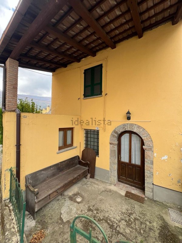 appartamento in vendita a Ferriere in zona Gambaro