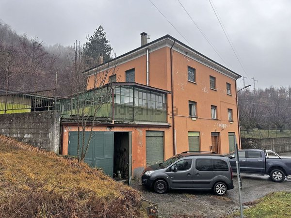 casa indipendente in vendita a Ferriere