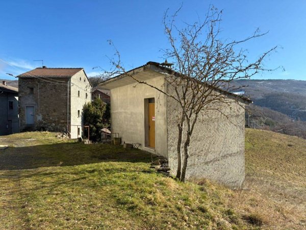 casa indipendente in vendita a Ferriere in zona Brugneto