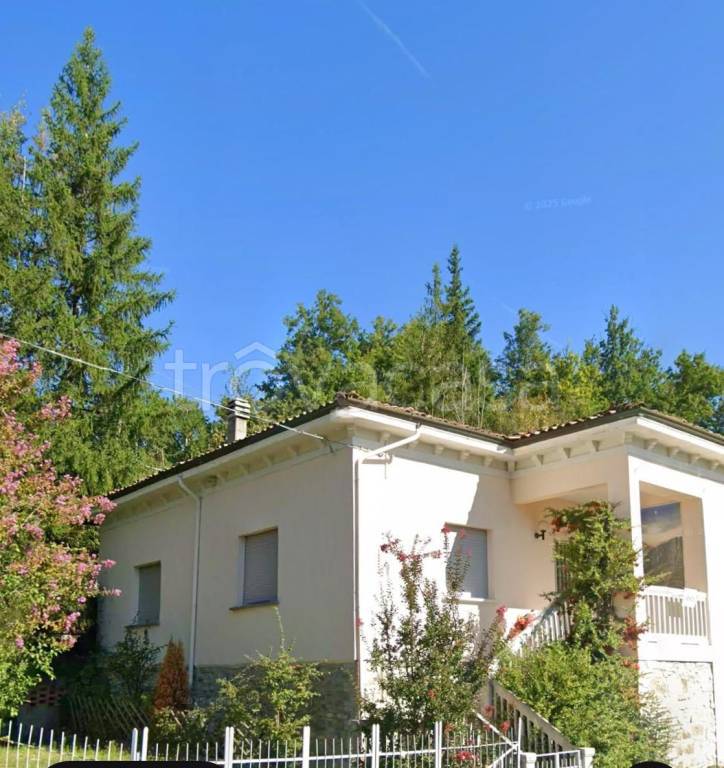 casa indipendente in vendita a Ferriere in zona Selva