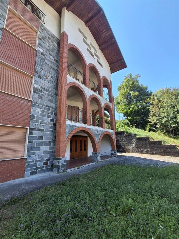 appartamento in vendita a Ferriere in zona Castello