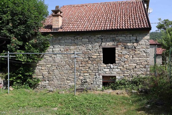 casa indipendente in vendita a Ferriere in zona Selva