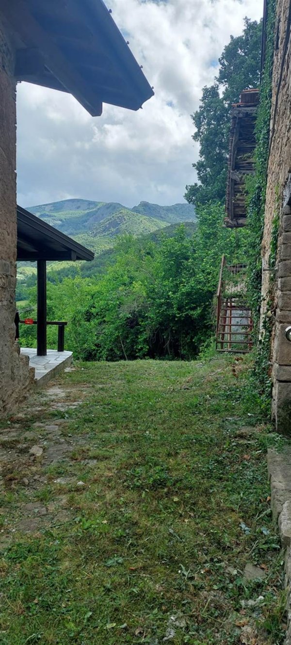 casa indipendente in vendita a Ferriere in zona Selva