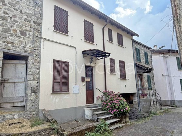 casa indipendente in vendita a Ferriere in zona Gambaro