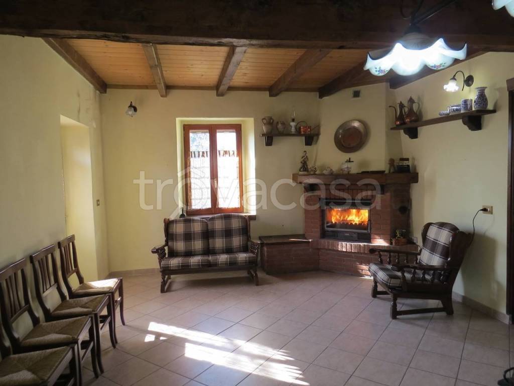 casa indipendente in vendita a Ferriere in zona Selva