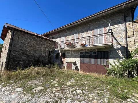 casa indipendente in vendita a Ferriere in zona Selva