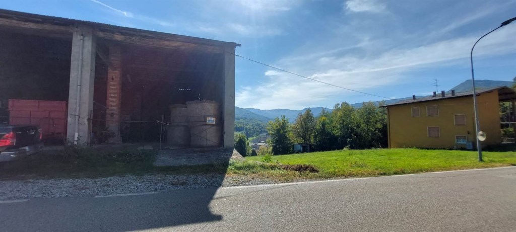 casa indipendente in vendita a Ferriere in zona Selva