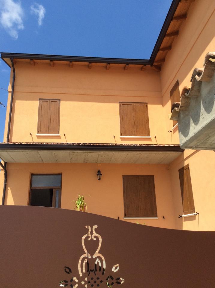 casa indipendente in vendita a Fiorenzuola d'Arda in zona San Protaso