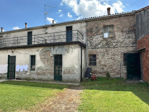 rudere in vendita a Fiorenzuola d'Arda