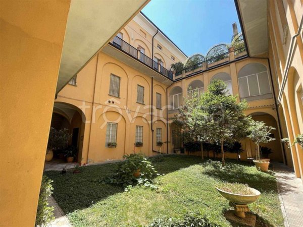 negozio in vendita a Fiorenzuola d'Arda