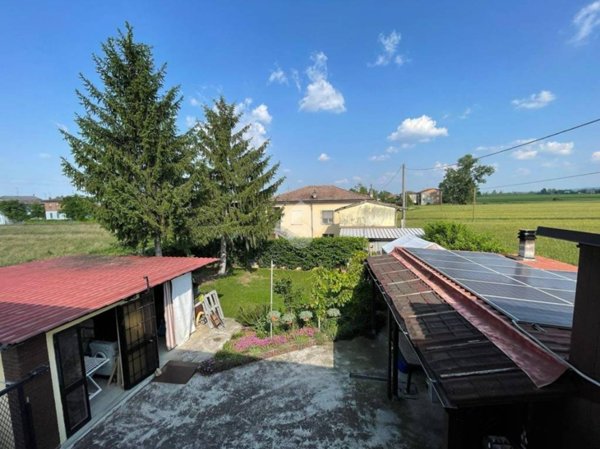 casa indipendente in vendita a Fiorenzuola d'Arda in zona San Protaso
