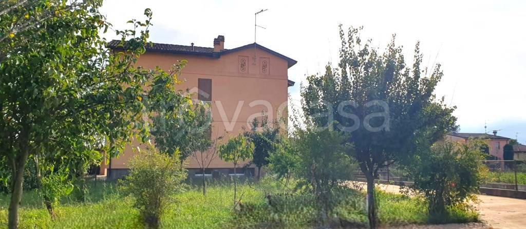 casa indipendente in vendita a Fiorenzuola d'Arda in zona San Protaso