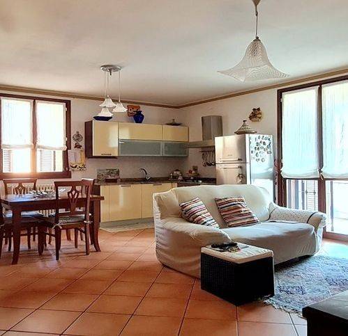 appartamento in vendita a Fiorenzuola d'Arda in zona Baselica Duce