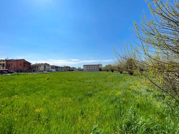 terreno edificabile in vendita a Fiorenzuola d'Arda