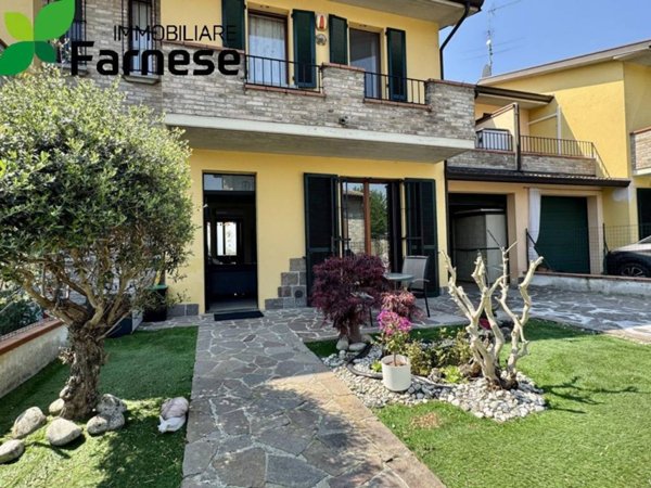casa indipendente in vendita a Fiorenzuola d'Arda in zona San Protaso