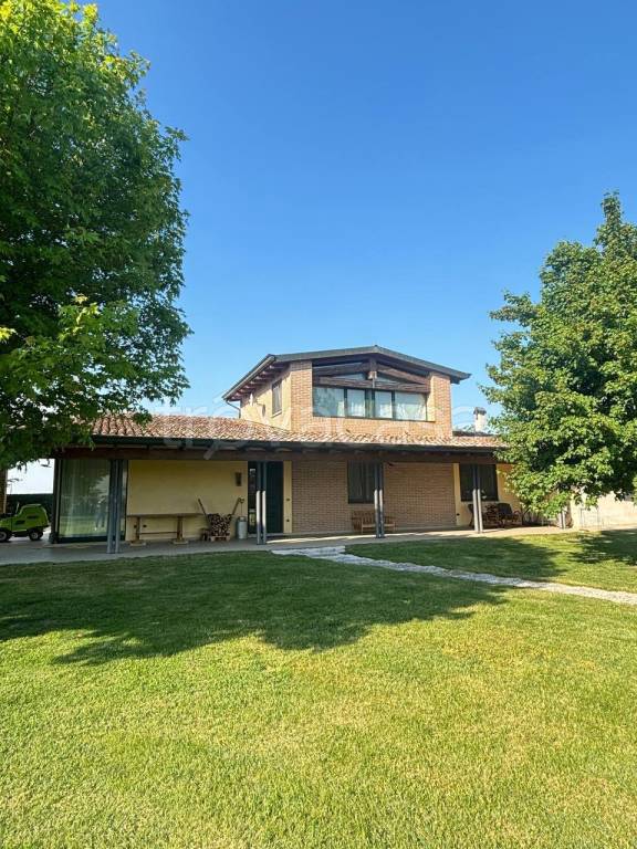 casa indipendente in vendita a Fiorenzuola d'Arda