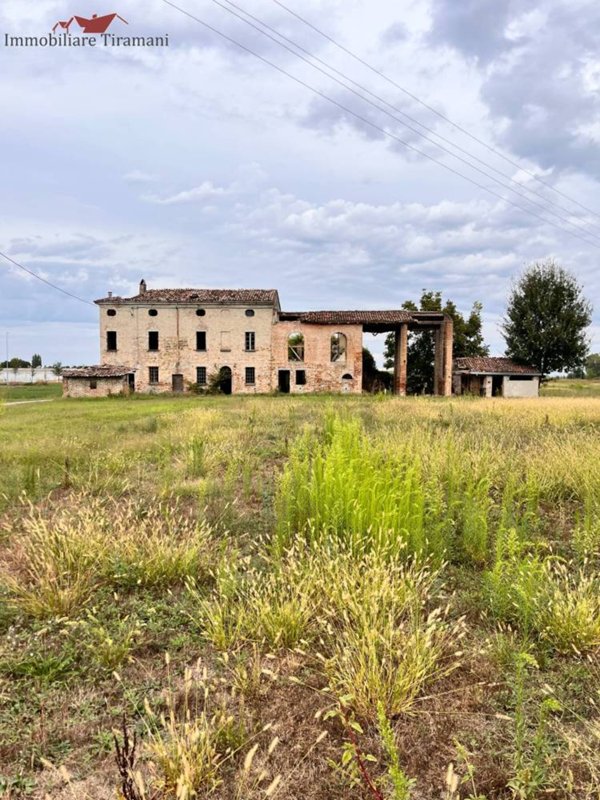 casa indipendente in vendita a Fiorenzuola d'Arda in zona Paullo