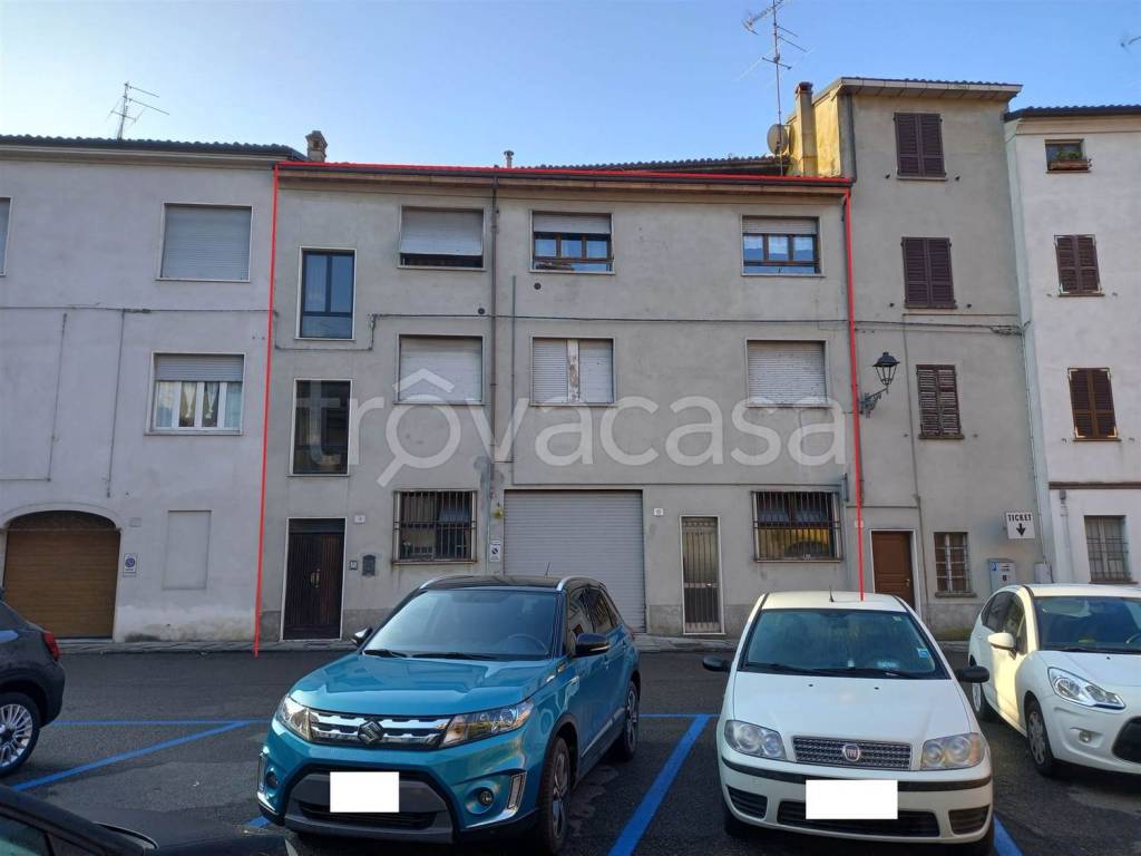 casa indipendente in vendita a Fiorenzuola d'Arda