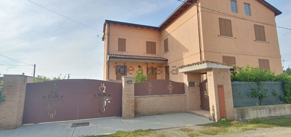 pentavano in vendita a Fiorenzuola d'Arda