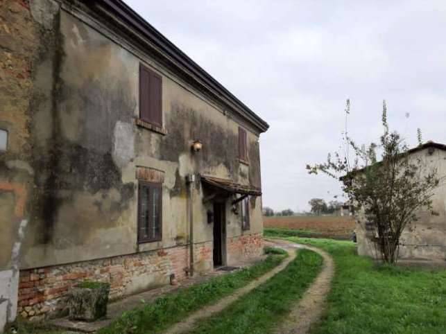 casa indipendente in vendita a Fiorenzuola d'Arda