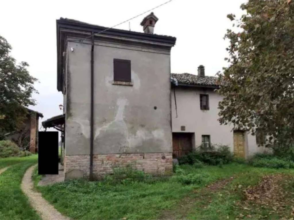 casa indipendente in vendita a Fiorenzuola d'Arda