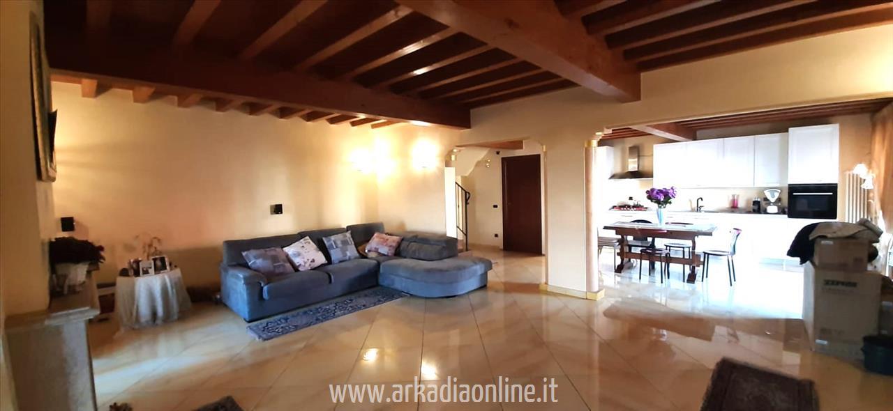 casa indipendente in vendita a Fiorenzuola d'Arda