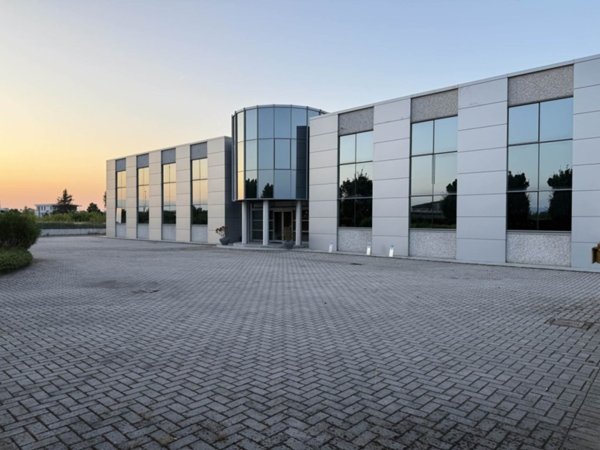 capannone in vendita a Fiorenzuola d'Arda