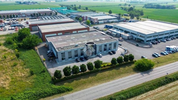 capannone in vendita a Fiorenzuola d'Arda