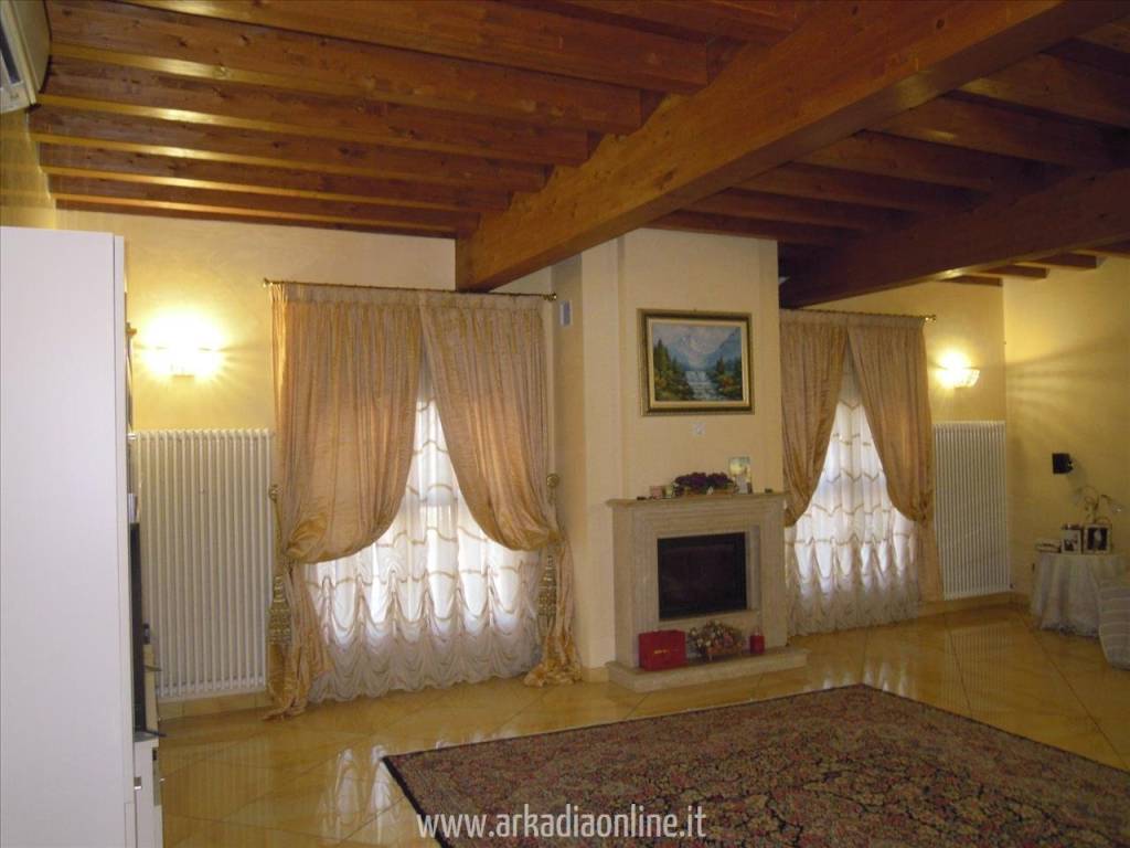 casa indipendente in vendita a Fiorenzuola d'Arda