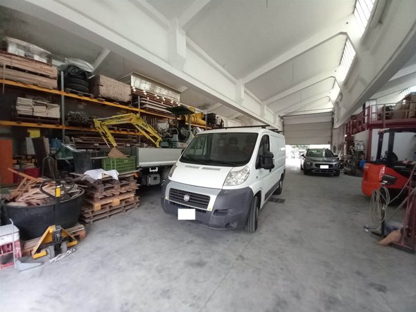 locale di sgombero in vendita a Fiorenzuola d'Arda