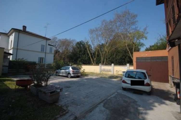 negozio in vendita a Fiorenzuola d'Arda