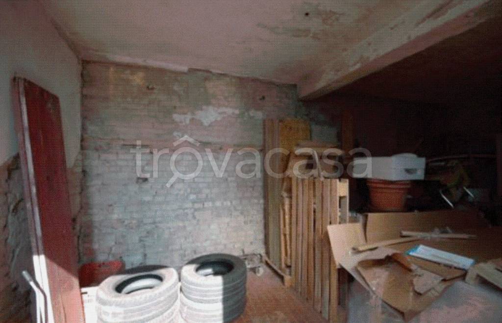 negozio in vendita a Fiorenzuola d'Arda