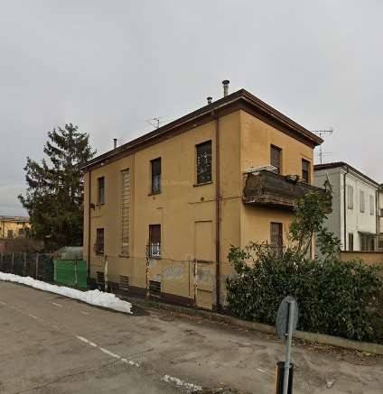 casa indipendente in vendita a Fiorenzuola d'Arda in zona San Protaso