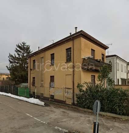 casa indipendente in vendita a Fiorenzuola d'Arda in zona San Protaso